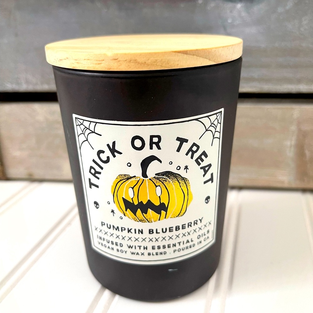 Trick or Treat Candle